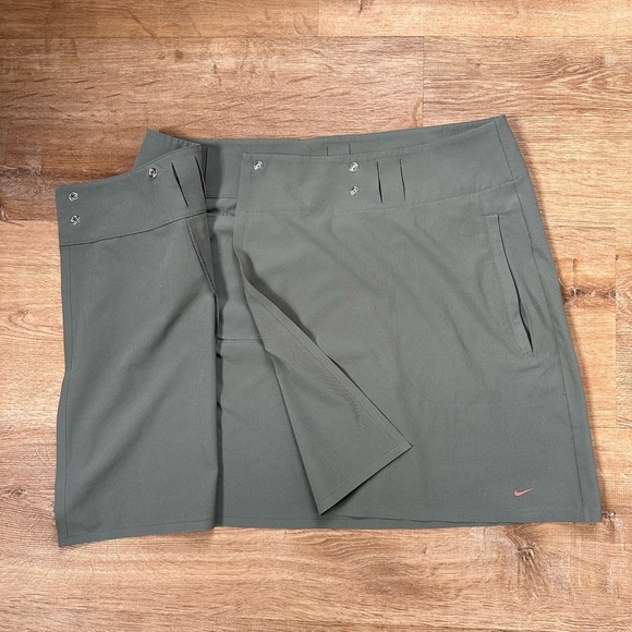 Nike Golf Dri-FIT Performance Wrap Mini Skirt | Women’s Size 8 - Picture 8 of 10